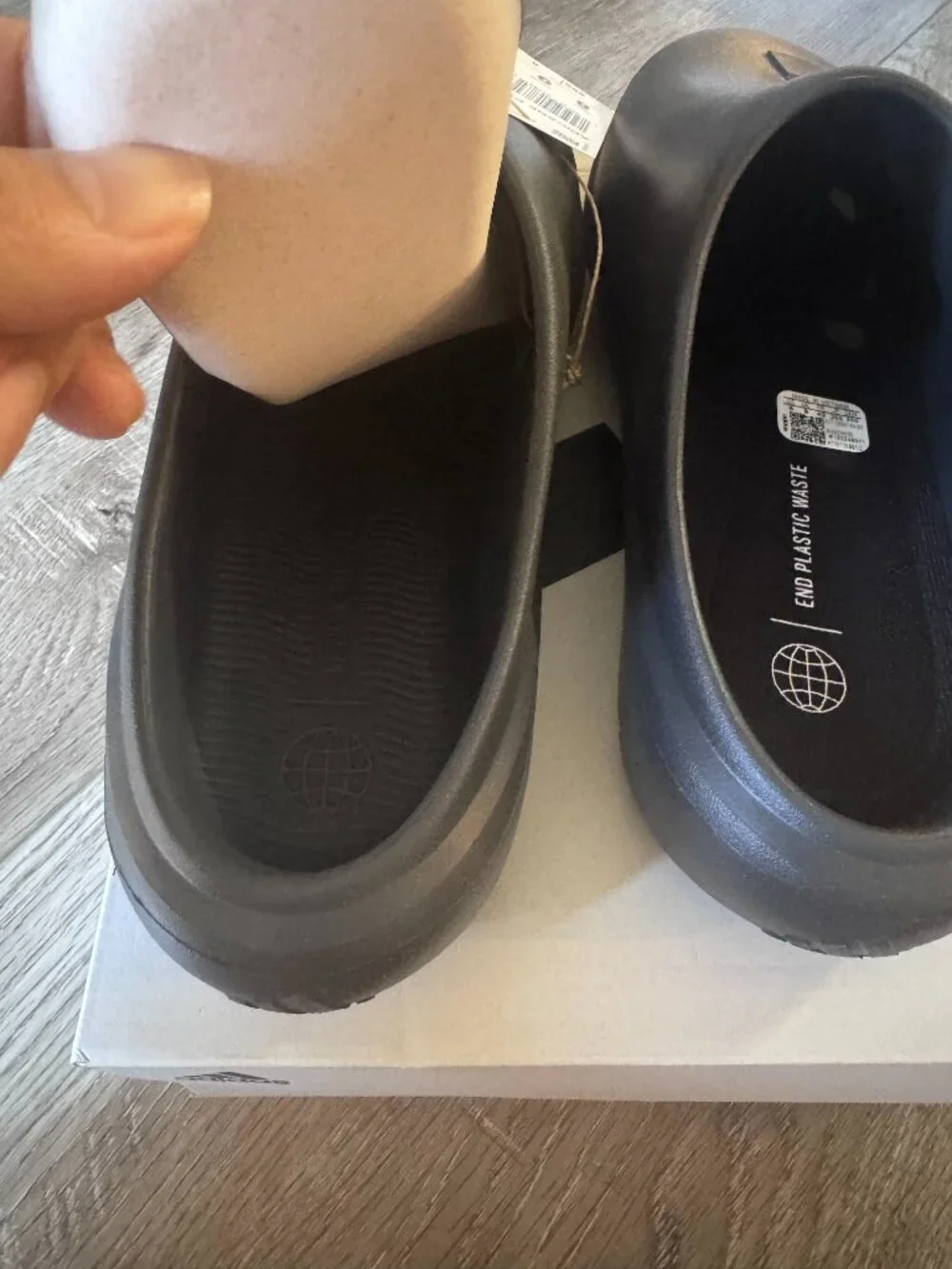 Men 8 Women 9 - unisex adidas adicane clog black